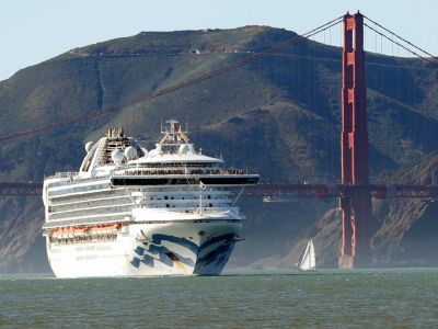 Круизный лайнер. Фото: AP Круизный лайнер. Фото: AP